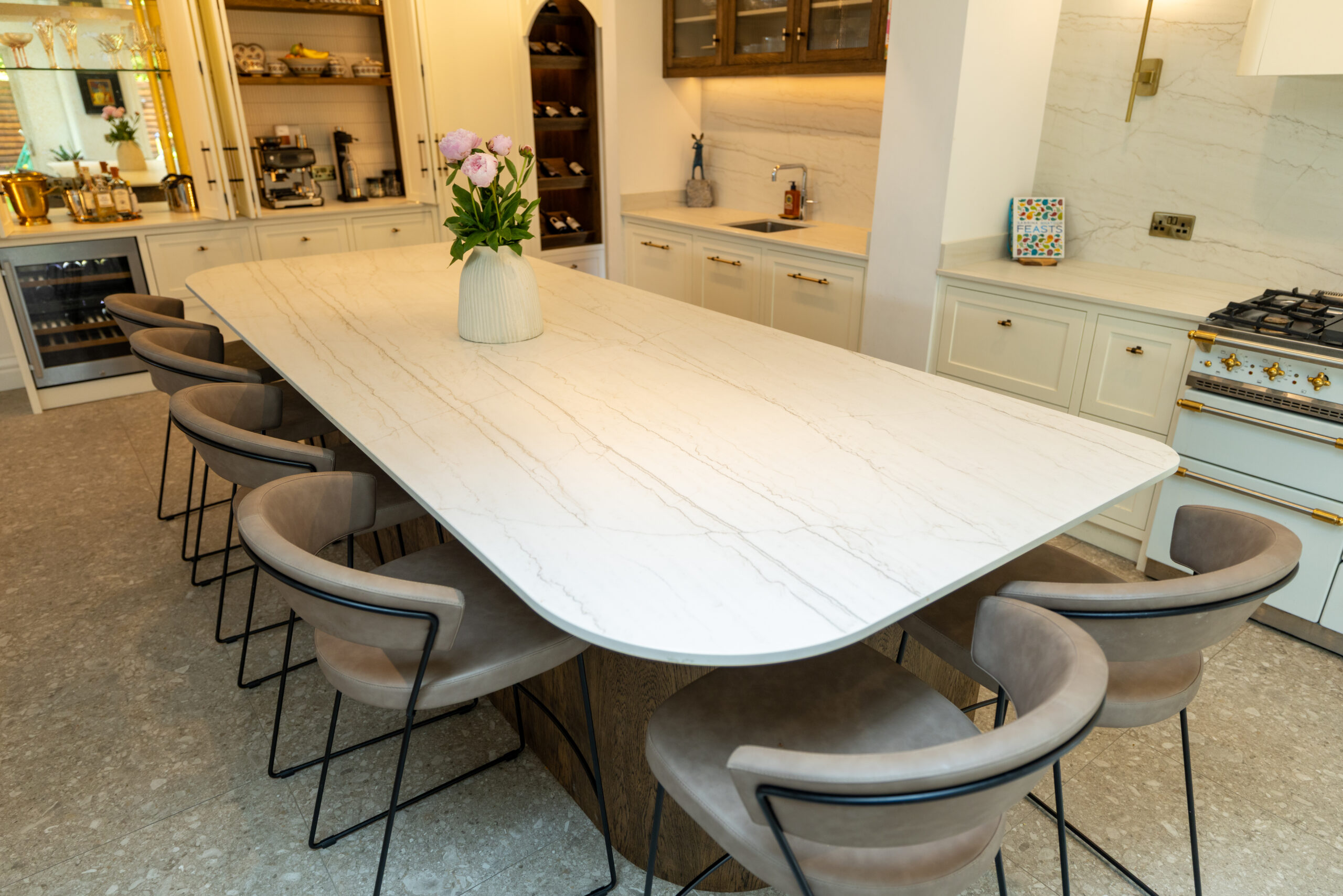 Sink run with cohesive cladding