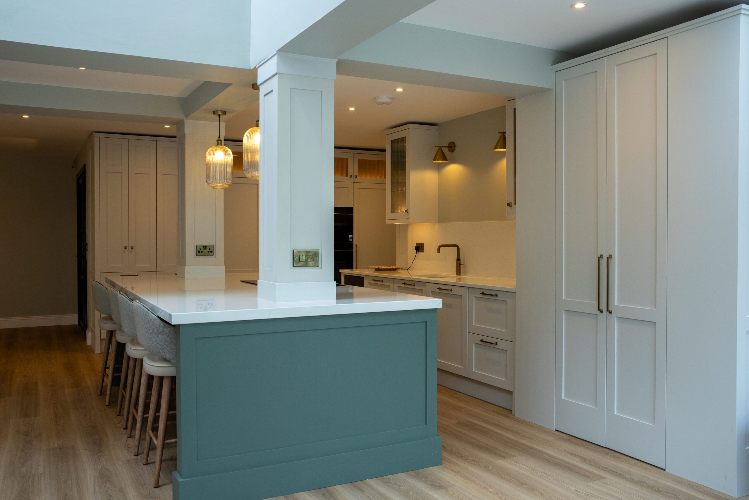 Hob area with Muse by Casla splashback and worktop