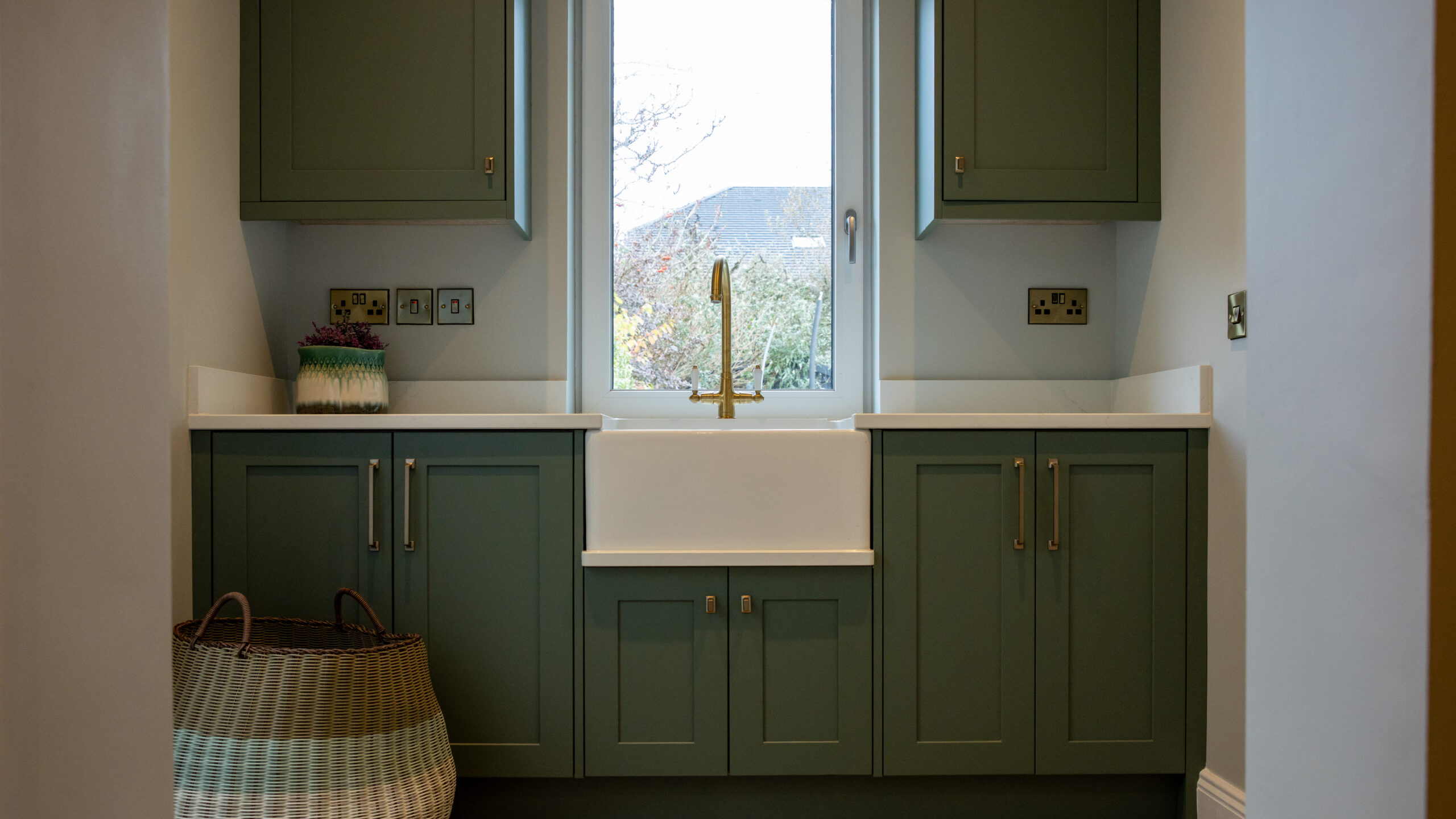 Close-up of Muse by Casla edge profile and subtle veining