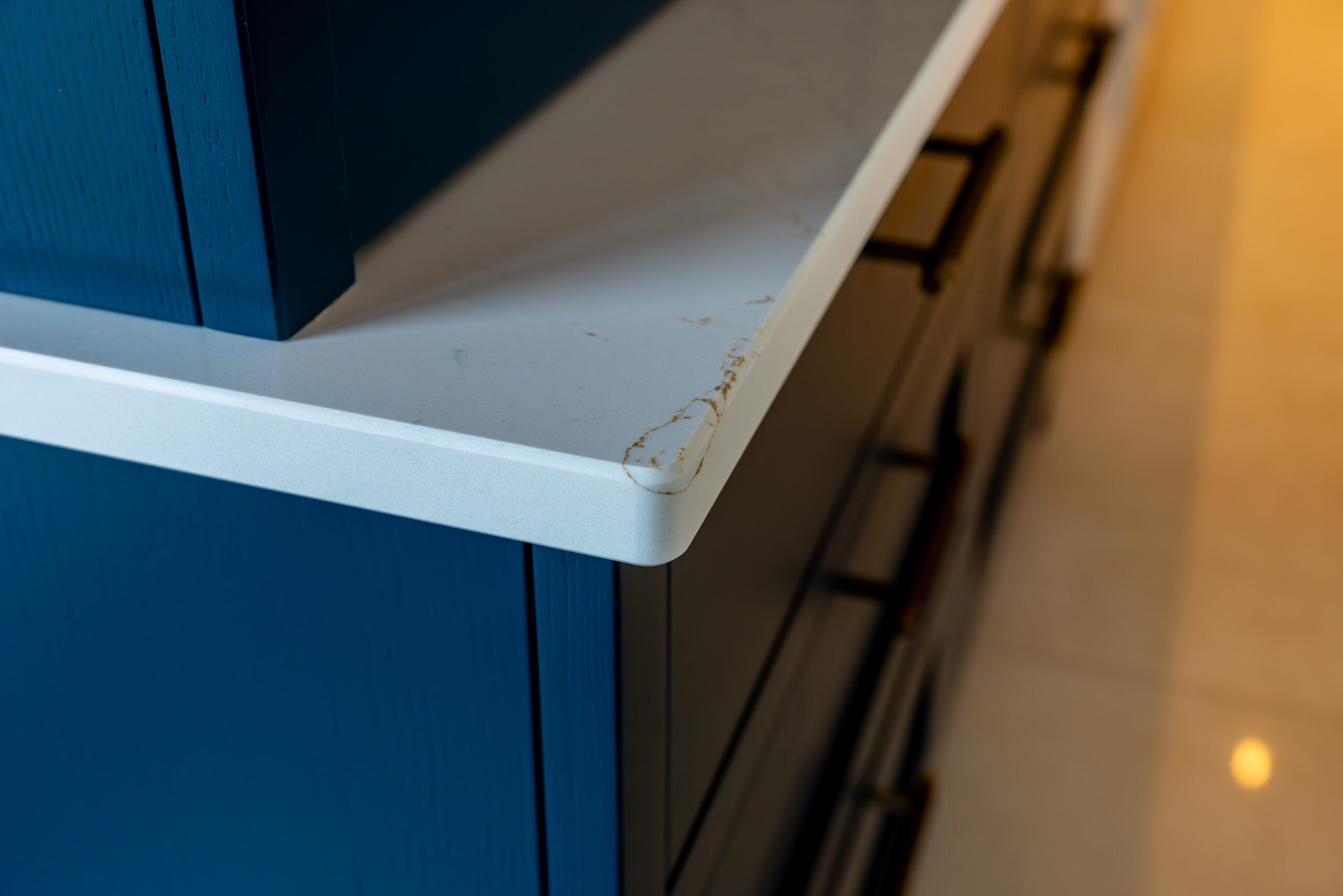 Furbo Ethereal Glow — island focus with ambient lighting